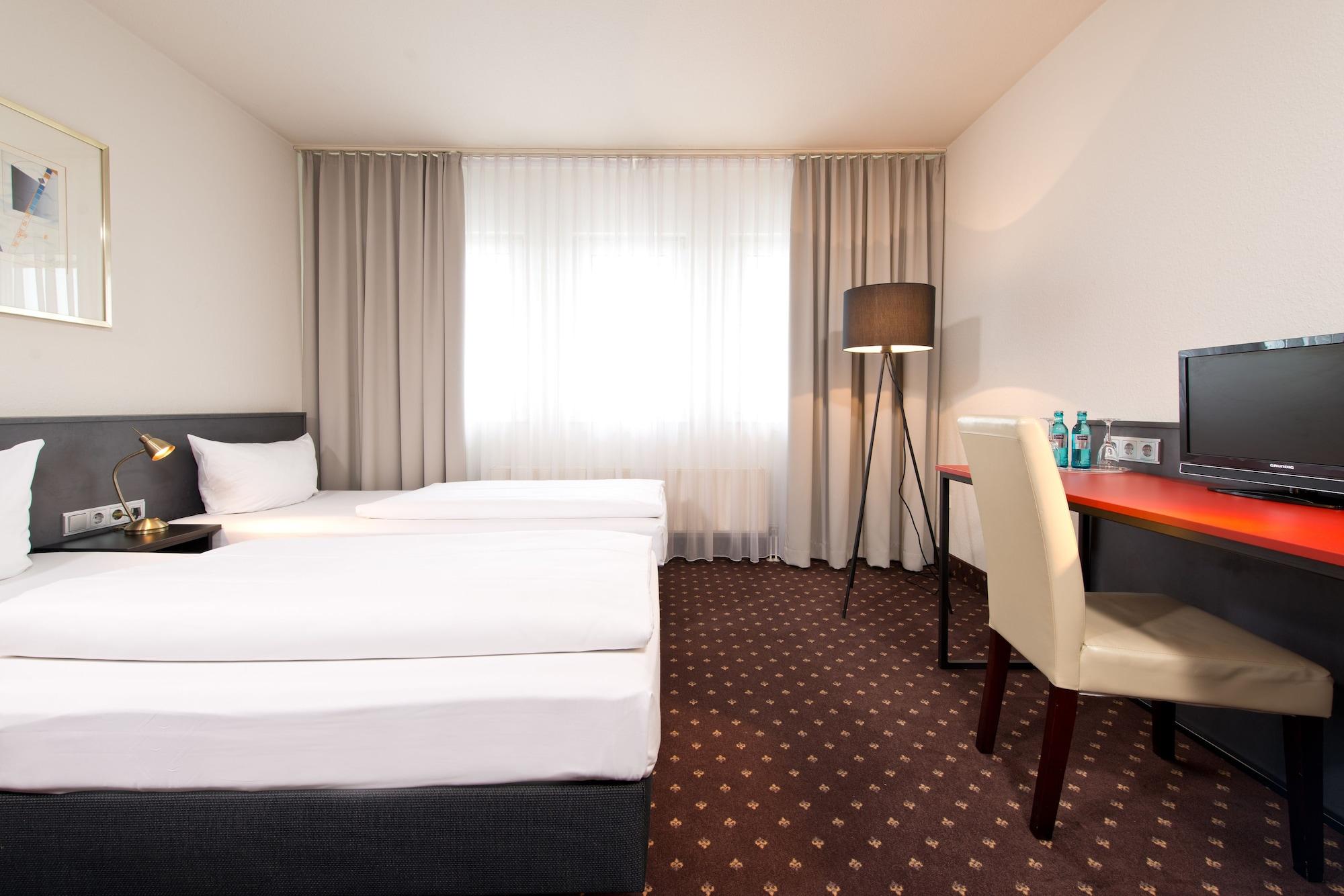 Achat Hotel Гоккенгайм Екстер'єр фото