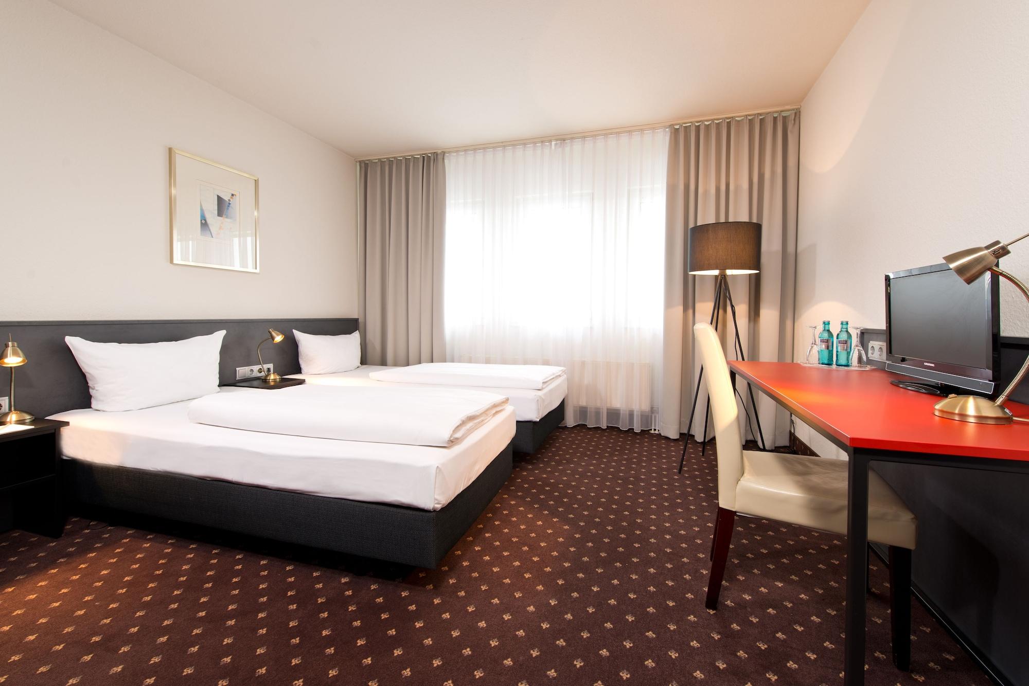 Achat Hotel Гоккенгайм Екстер'єр фото