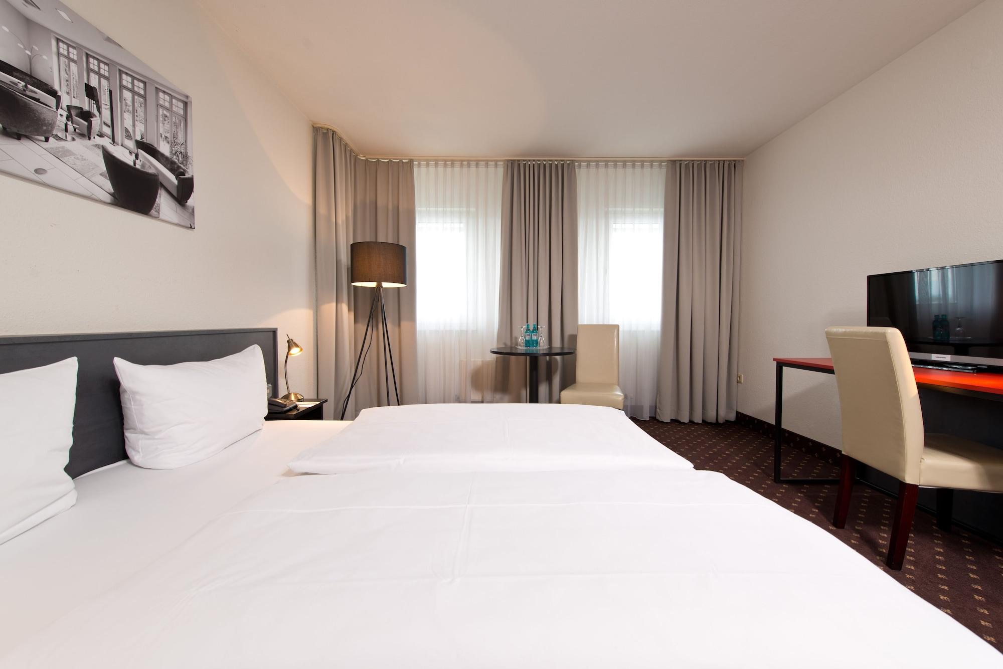Achat Hotel Гоккенгайм Екстер'єр фото