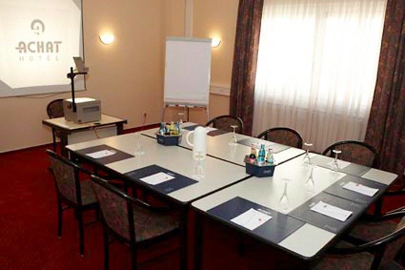 Achat Hotel Гоккенгайм Зручності фото